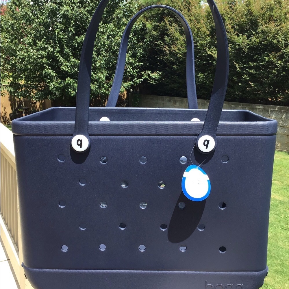 ELEGANT NAVY LARGE Bogg Bag NWT